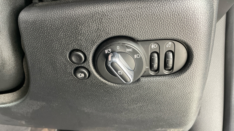 MINI Hatchback 135kW Cooper S Level 2 33kWh 3dr Auto Electric Hatchback